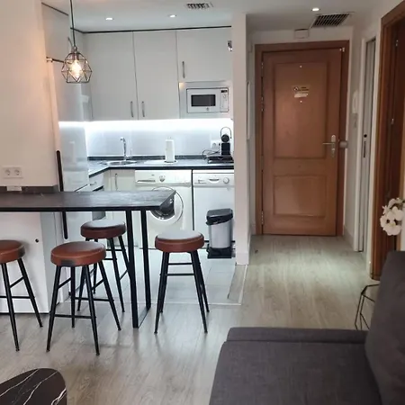 APARTAMENTO TURÍSTICO cerca a Estadio Riyadh Air, Ifema, Parque Juan Carlos I, Clínica Univesidad Navarra, Plenilunio y AEROPUERTO Barajas-3